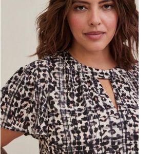 ⏰️Georgette Keyhole Flutter Sleeve Blouse